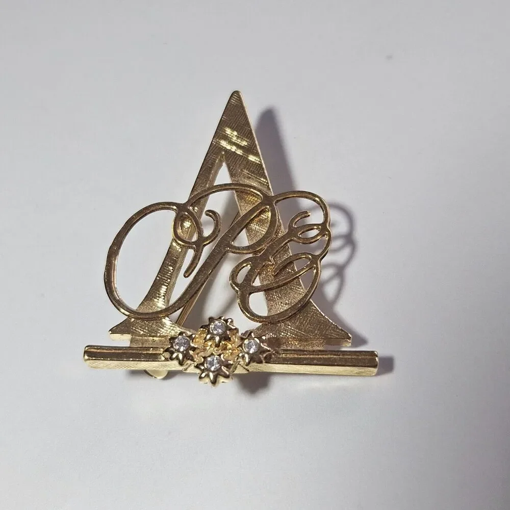 Avon gold tone presidential club honor brooch